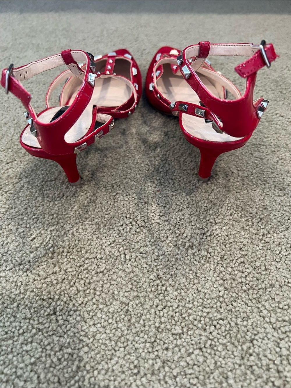 INC International Concepts Red Studded T-Strap Pointed Toe Heels Size 7.5 - Picture 2 of 3